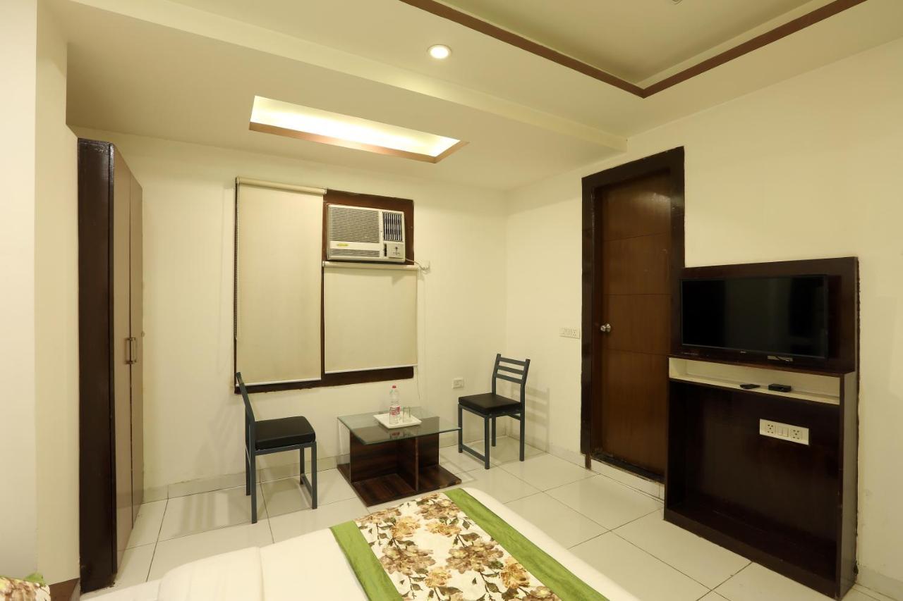 Hotel Qualia Suites At Delhi Airport Nova Deli Exterior foto