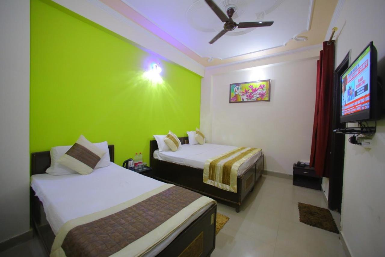 Hotel Qualia Suites At Delhi Airport Nova Deli Exterior foto