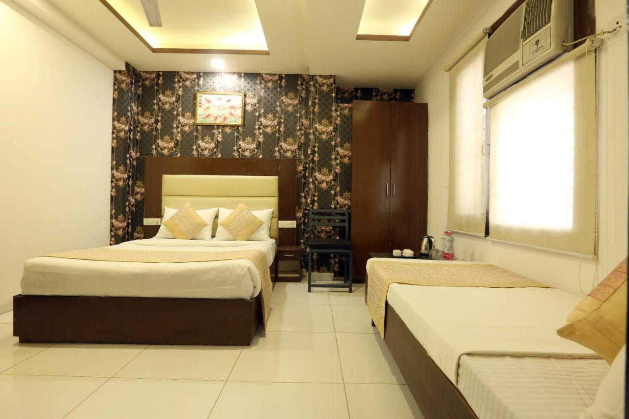 Hotel Qualia Suites At Delhi Airport Nova Deli Exterior foto