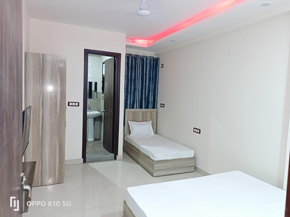 Hotel Qualia Suites At Delhi Airport Nova Deli Exterior foto